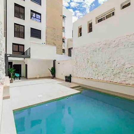 Apartamentos Breton 17 Suite Familiar アリカンテ エクステリア 写真