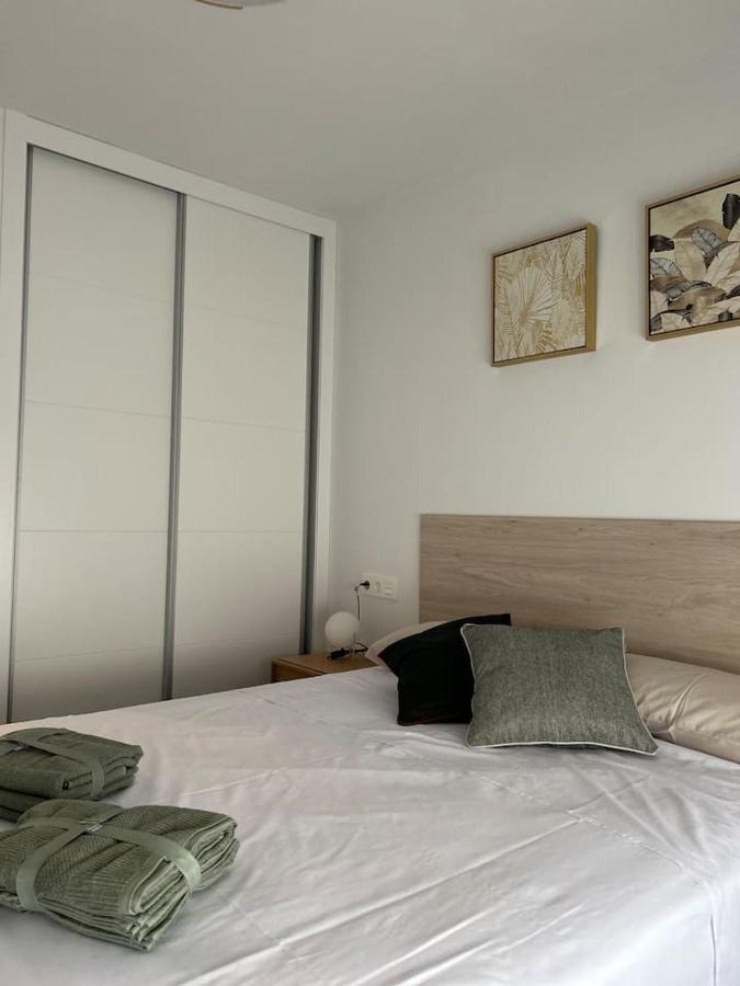 Apartamentos Breton 17 Suite Familiar アリカンテ エクステリア 写真