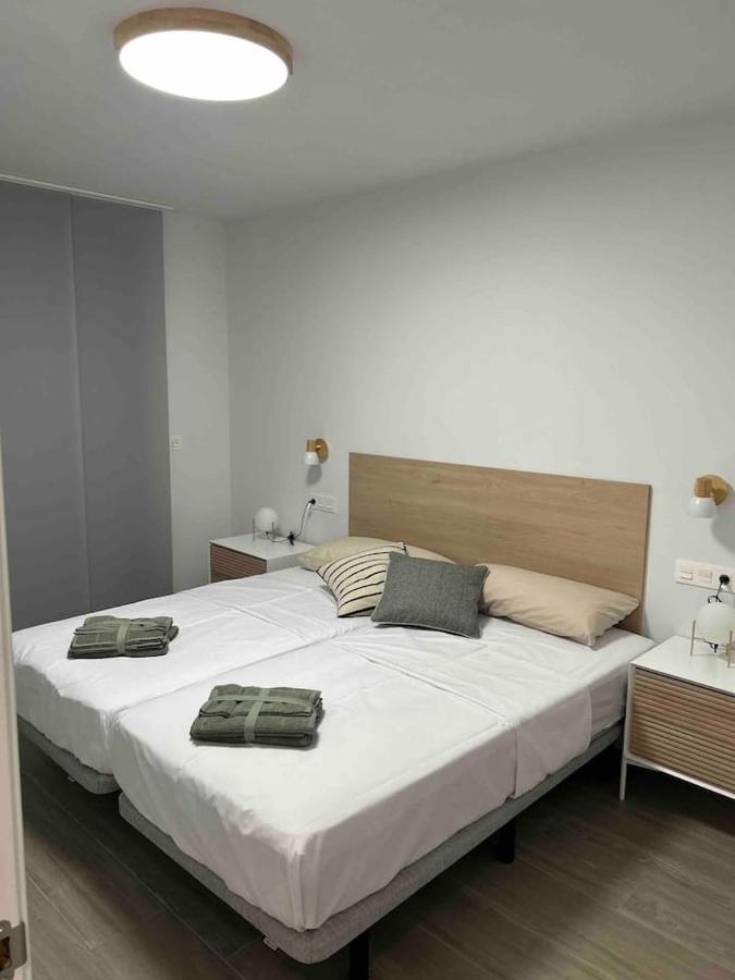 Apartamentos Breton 17 Suite Familiar アリカンテ エクステリア 写真