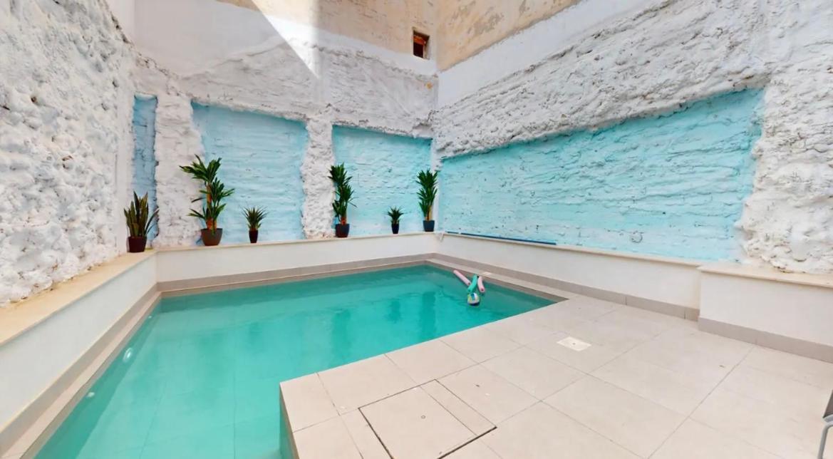 Apartamentos Breton 17 Suite Familiar アリカンテ エクステリア 写真